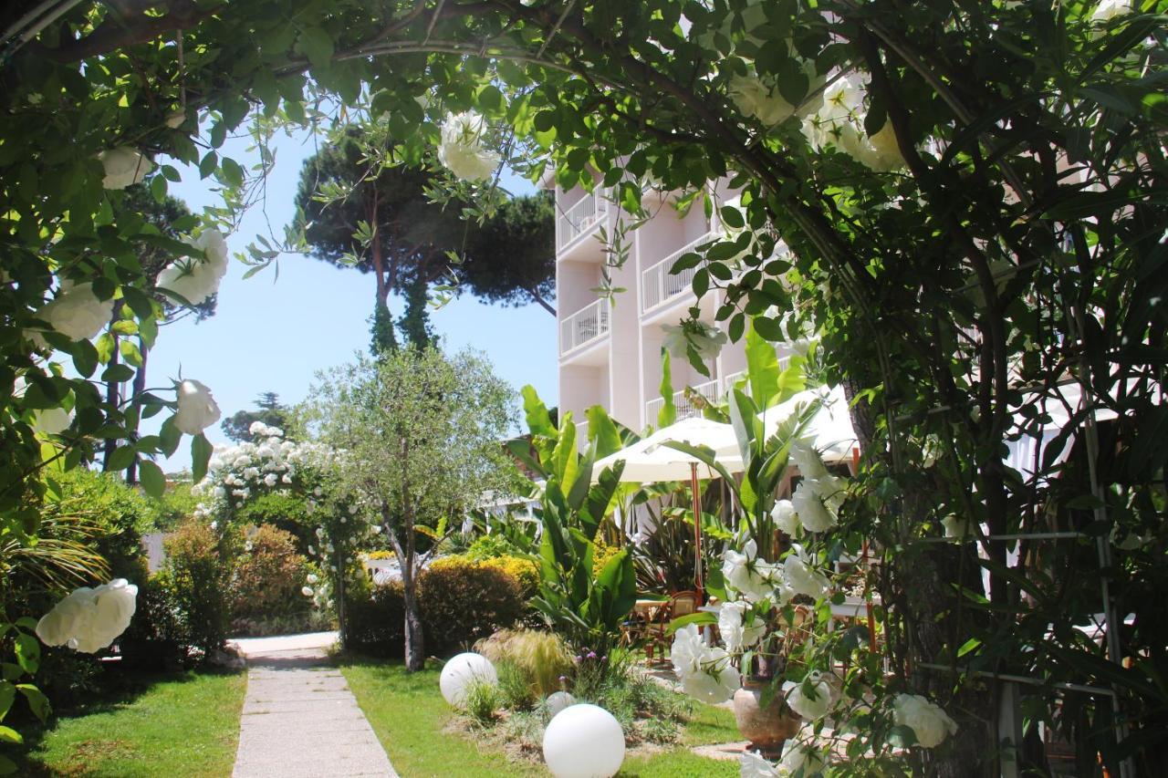 Hotel Bijou Forte dei Marmi Luaran gambar